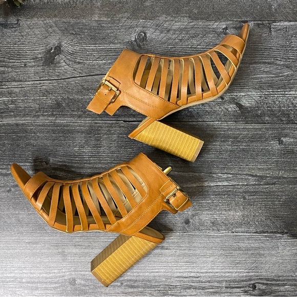 JustFab Beja Gladiator Heels - Picture 4 of 15
